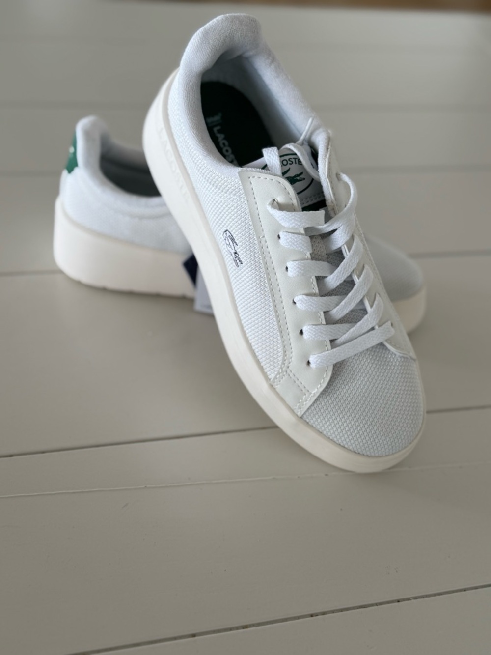 Lacoste White Sneaker with Green Crocodile Logo Size 7 NWT - Picture 3 of 7
